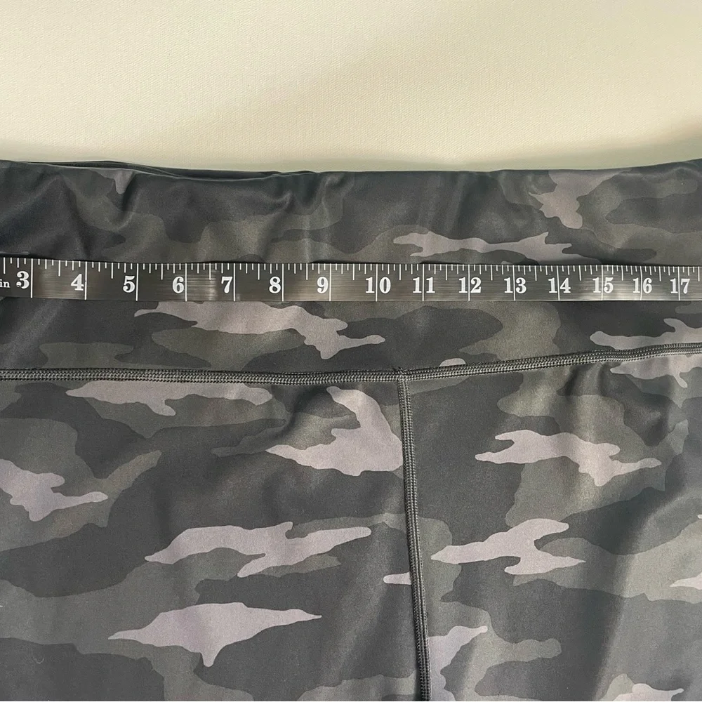 Athleta Ultimate Camo 7/8 Tights Women’s 3X Black Gray Leggings - Picture 6 of 10